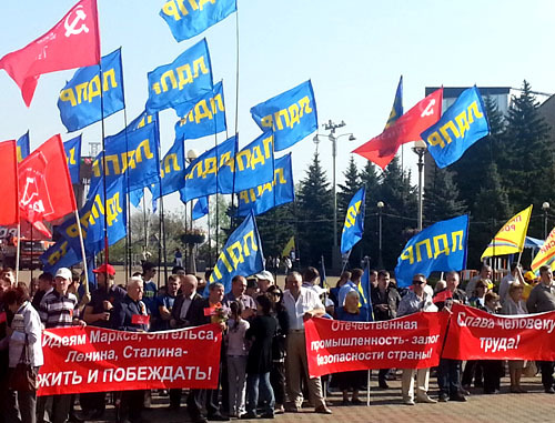 Совместный митинг КПРФ, ЛДПР и "Патриотов России" на Крепостной горе. Ставрополь, 1 мая 2013 г. Фото Константина Ольшанского для "Кавказского узла"