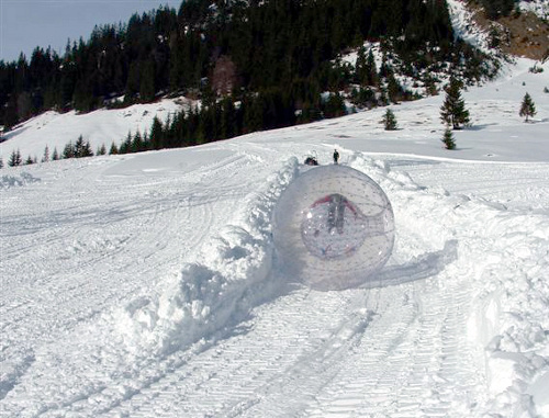 Катание на зорбе. Фото: http://www.oberstdorf.de