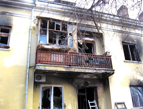 Пожар в двухэтажном многоквартирном доме в Волгограде. 2 марта 2013 г. Фото Вячеслава Ященко для "Кавказского узла"