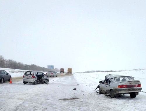 На месте ДТП в Михайловском районе Волгоградской области. 1 марта 2014 г. Фото http://www.gibdd.ru/