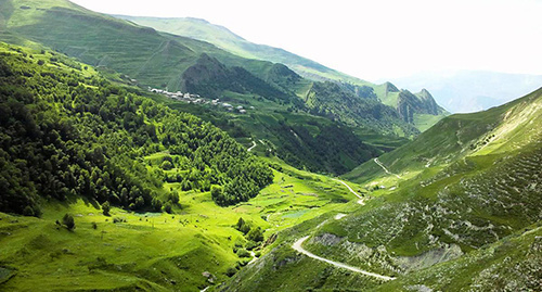 Село Колоб в Унцукульском районе Дагестана. Фото: Магомед Сайгидов. http://www.odnoselchane.ru/?page=photos_of_category&sect=1174&com=photogallery