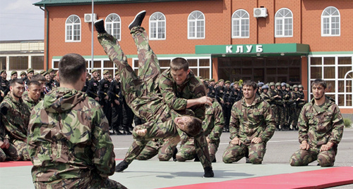 Показательные выступление бойцов полка ППСП им. Героя России А.А. Кадырова Фото: сайт МВД по Чеченской республике. http://95.mvd.ru/press/VIDEOiFOTO/Fotoarhiv/Polku_PPSP_im._Geroja_Rossii_A.A._Kadiro 