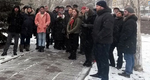 Участники "экскурсионной прогулки" в парке Ленинского комсомола в Махачкале. 29 января 2017 года. Фото Тимура Исаева для "Кавказского узла".