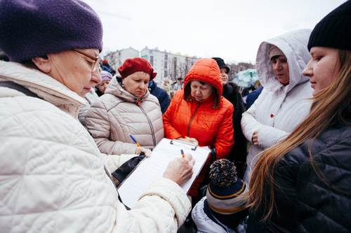 Жители микрорайона «Восточно-Кругликовский» в Краснодаре на пикете. 4 февраля 2017 года. Фото лидера инициативной группы жителей ЖК "Восточно-Кругликовский" Алексея Волощука для "Кавказского узла""