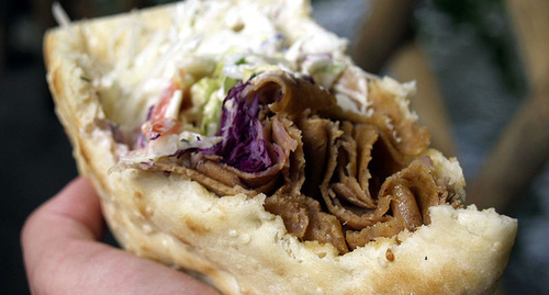 Шаурма Фото https://ru.wikipedia.org/wiki/Файл:Shawarma_(2223426004).jpg