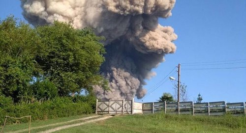 Первые минуты взрыва в Приморском. Фото: предоставлено местным жителем Павлом Отырба
http://sputnik-abkhazia.ru/Abkhazia/20170803/1021583135/opublikovan-spisok-rossiyan-postradavshix-pri-vzryve-v-primorskom.html