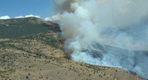 Пожар в Хосровском лесу Фото © МЧС РА
https://ru.armeniasputnik.am/incidents/20170813/8251204/pozhar-v-hosrove-damoklov-mech-navis-nad-turisticheskim-centrom-armenii.html