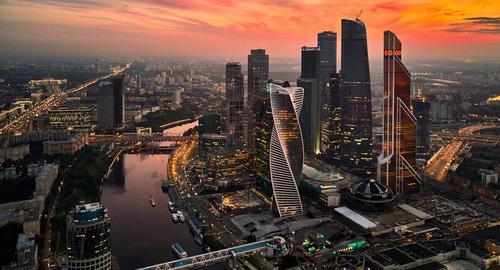 Вид на бизнес-центр "Москва-сити". Фото Igorkhait https://ru.wikipedia.org/wiki/Москва-Сити#/media/File:Moscow_Business_Center_Sep2017.jpg