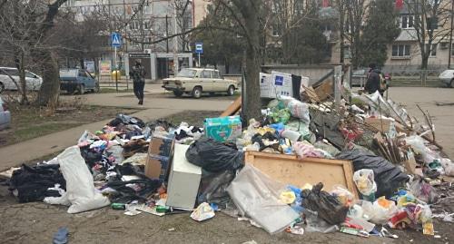 Свалка на улице Гидростроителей в Краснодаре, 6 февраля. Фото: пресс-служба мэрии Краснодара, https://krd.ru/podrazdeleniya/administratsii-krasnodara/departament-gorodskogo-khozyaystva-i-toplivno-energeticheskogo-kompleksa/uborka-territorii-konteynernykh-ploschadok-tvyordykh-kommunalnykh-otkhodov/