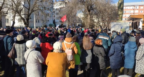 Участники митинга в Невинномысске. Фото А. Козлова. 