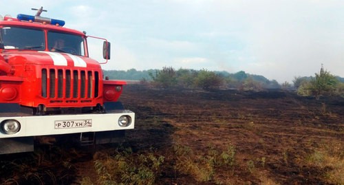 Ликвидация пожара в Ольховском районе и в городском округе город Михайловка. Фото пресс-службы МЧС https://www.kavkaz-uzel.eu/admin/articles/351690/edit