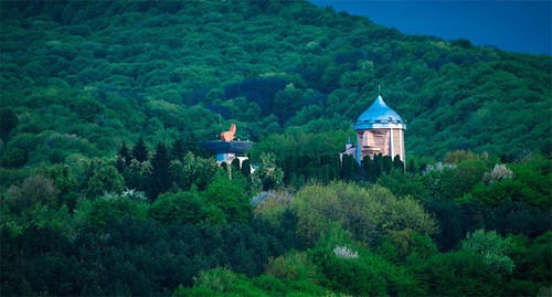 Ресторан «Сосруко» в городском парке Нальчика. Фото Nalchick https://ru.wikipedia.org/