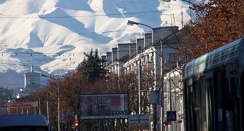 Нальчик, Кабардино-Балкария. Фото Нальчик- https://commons.wikimedia.org/wiki/Category:Nalchik#/media/File:Street_at_Nalchik.jpg 