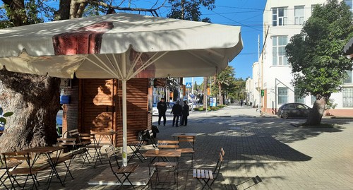 Улица в центре Сухума во время карантина. Фото Анны Грицевич для "Кавказского узла"