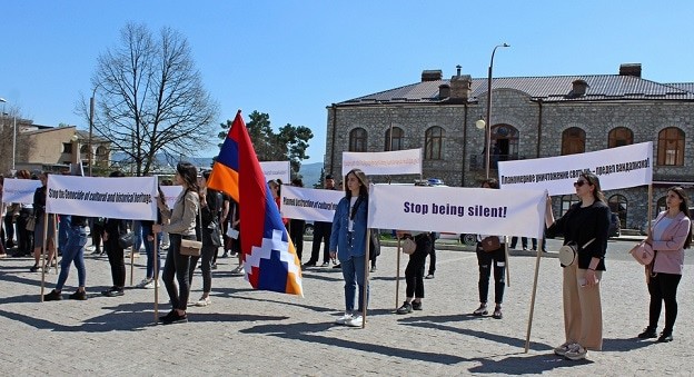 Участники митинга в Степанакерте. Фото Алвард Григорян для "Кавказского узла".