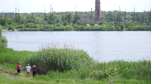 Субботник на Вербенском водохранилище в Красном Сулине. 29 мая 2021 года. Фото Вячеслава Прудникова для "Кавказского узла"