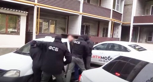 Задержание подозреваемого в подготовке теракта. Скриншот видео https://youtu.be/-_LDs5-jIlQ