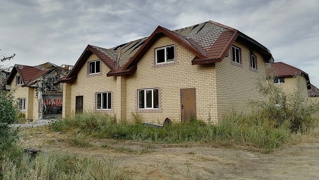 Один из блоков таунхауса снесен. Фото Татьяны Филимоновой для "Кавказского узла".