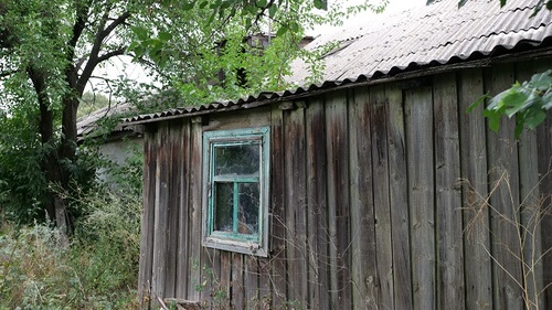 Барак снаружи. Фото Сергея Снежина для "Кавказского узла"