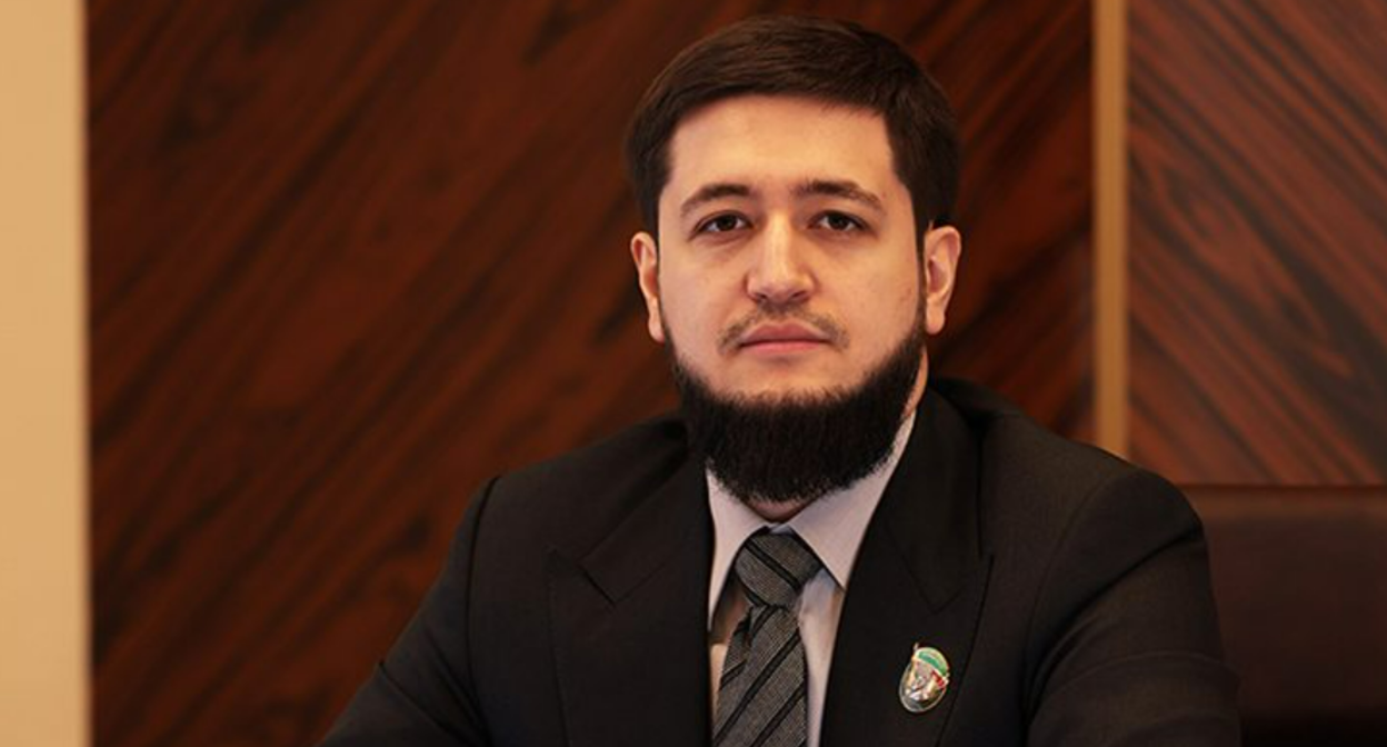 Адам Алханов. Фото с сайта главы Чечни, https://chechnya.gov.ru/organy-vlasti/pravitelstvo/zamestiteli-predsedatelya-pravitelstva/alkhanov-adam-ruslanovich/