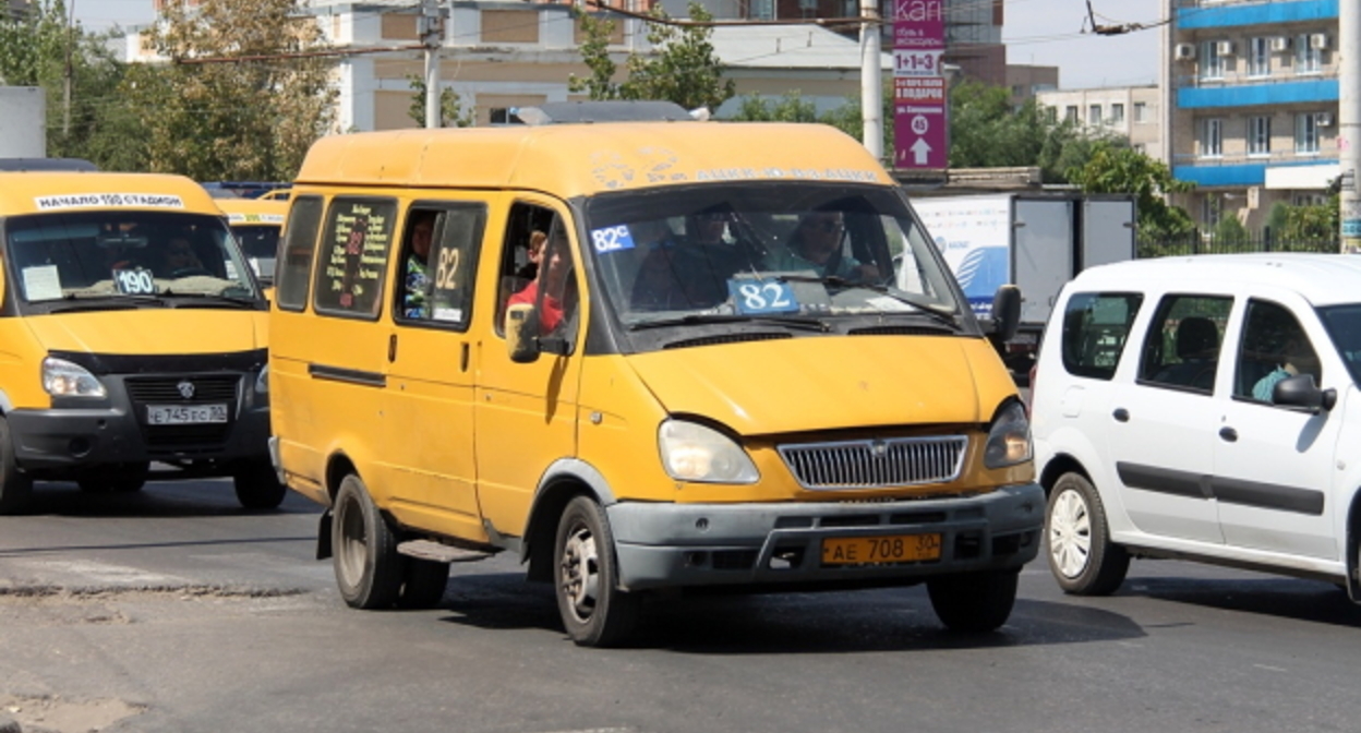 Маршрутки в Астрахани, фото: fotobus.msk.ru