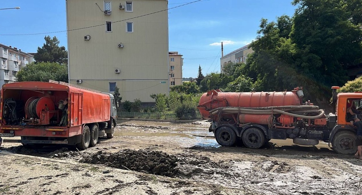 Последствия подтопления в Туапсинском районе. Фото: пресс-служба администрации Краснодарского края https://admkrai.krasnodar.ru/content/1131/show/699040/