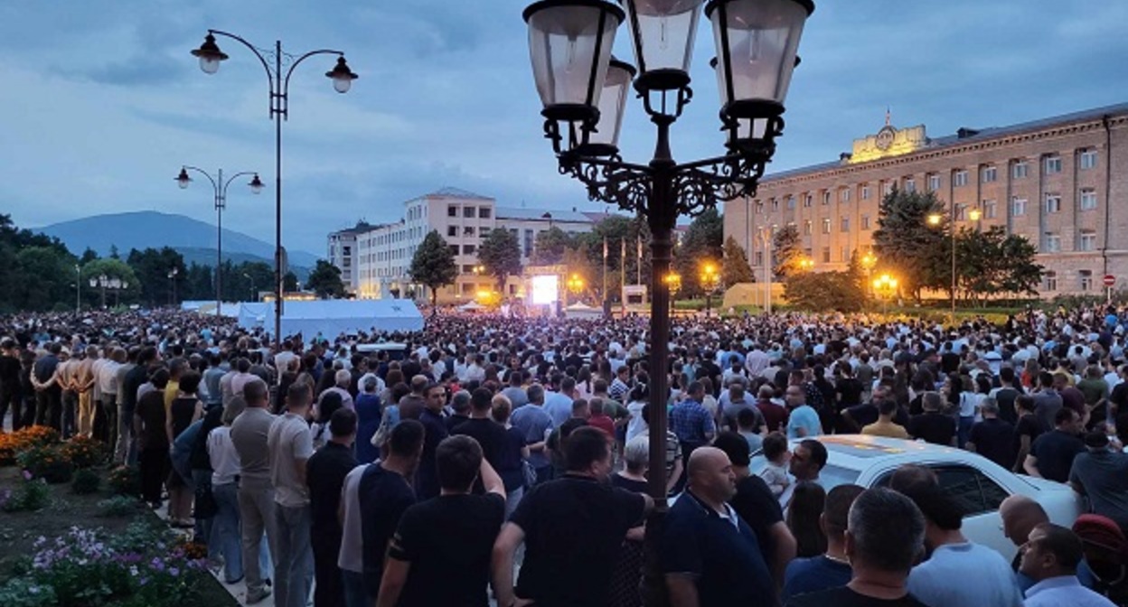 Митинг в Степанакерте, 25 июля 2023 года. Фото Алвард Григорян для "Кавказского узла". 