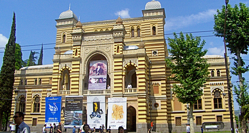 Тбилисский театр оперы и балета from USA. Opera House. Фото: ImposterVT from USA. Opera House https://ru.wikipedia.org