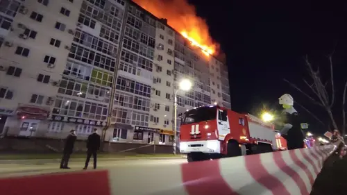 На месте пожара в доме на улице Объездной в Анапе. 13 февраля 2024 г. Фото: администрация Анапы 